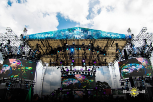 Read more about the article Built for the Show: Staging That Stands Up to Any Crowd